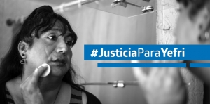 Fotografia de Yefri en blanco y negro con el hashtag #JusticiaparaYefri