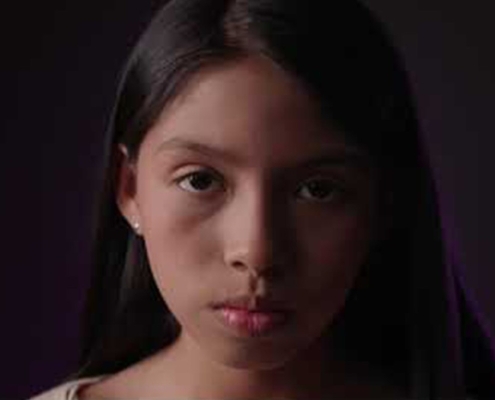 Captura de niña del video del caso Camila